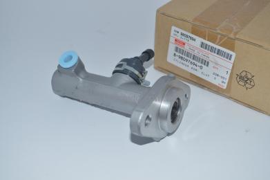 Главный цилиндр сцепления  ISUZU MYY5T/MZZ6 БОГДАН АТАМАН  8980976940