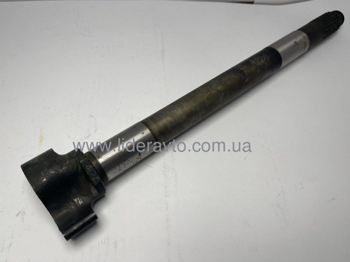 Вал разжимного кулака ТАТА .ЭТАЛОН, БАЗ задний правый 264142305107