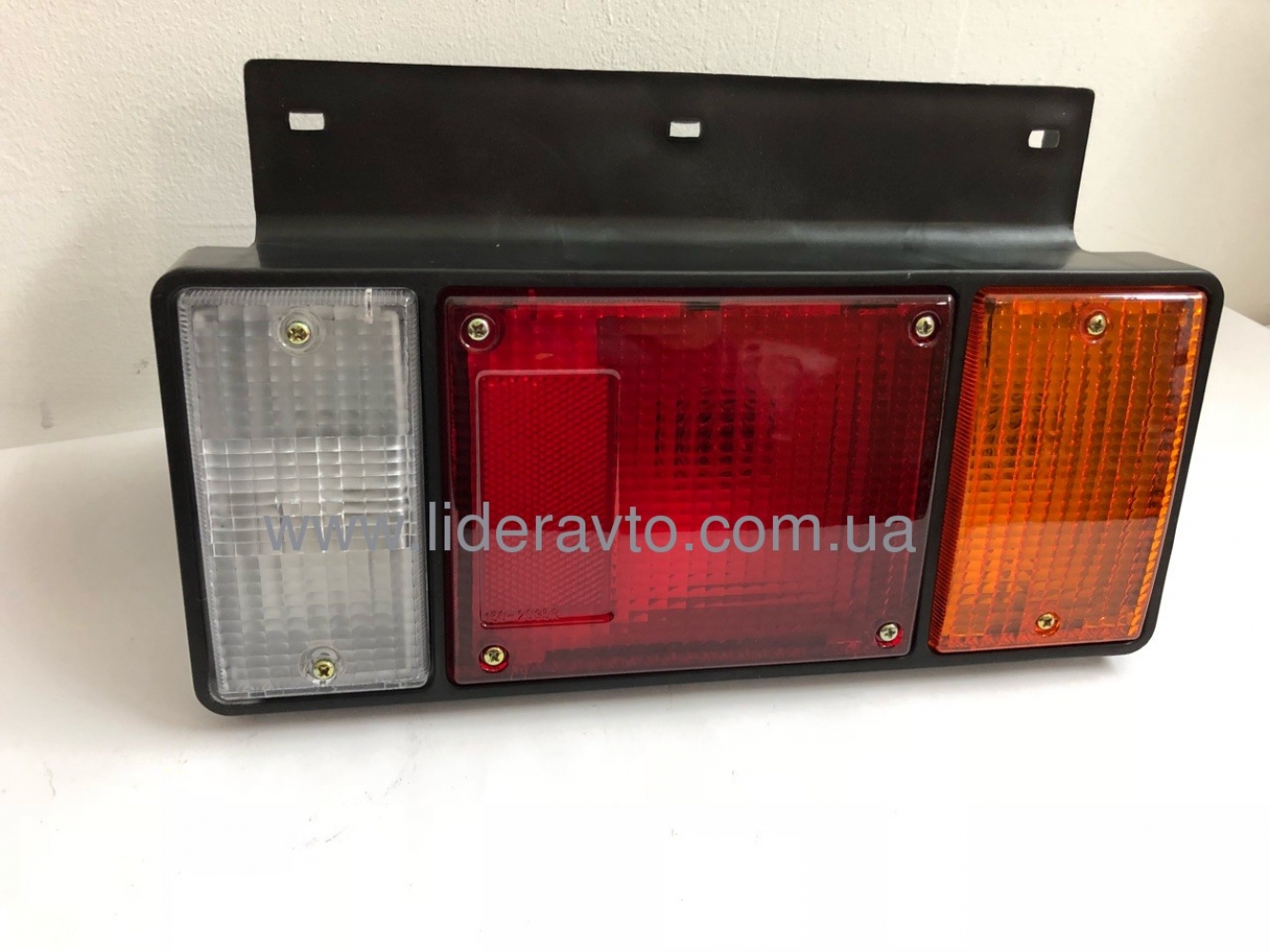 Ліхтар задній ISUZU NQR90/75/71/70/NPR75 правий 8942574190
