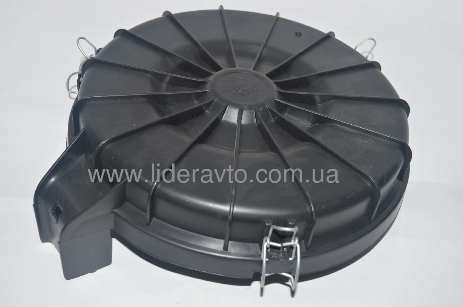 Кришка корпусу повітряного фільтра БОГДАН А-092, Isuzu 4HG1-T 8972280900