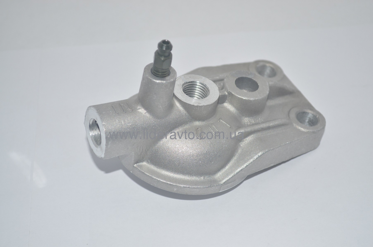 Кронштейн топливного фильтра ISUZU 4HG1/4HG1-T Богдан АТАМАН  8971725431 с прокачкой 