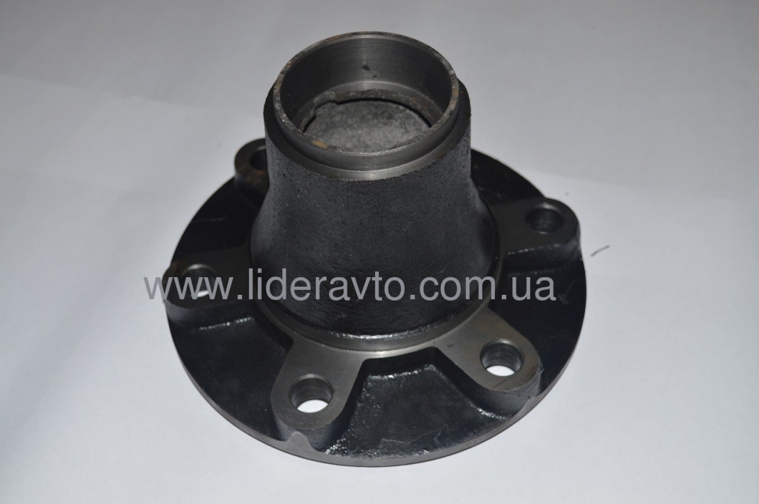 Ступица передняя ISUZU БОГДАН А-091, А-092 , АТАМАН 8970813220   