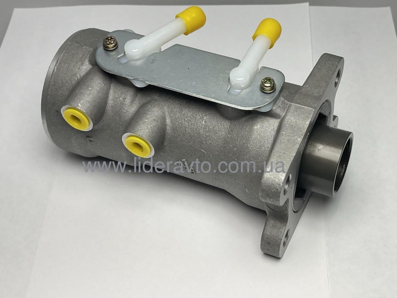 Цилиндр главный тормозной Богдан А-091, А-092 ISUZU Атаман 8972547710 