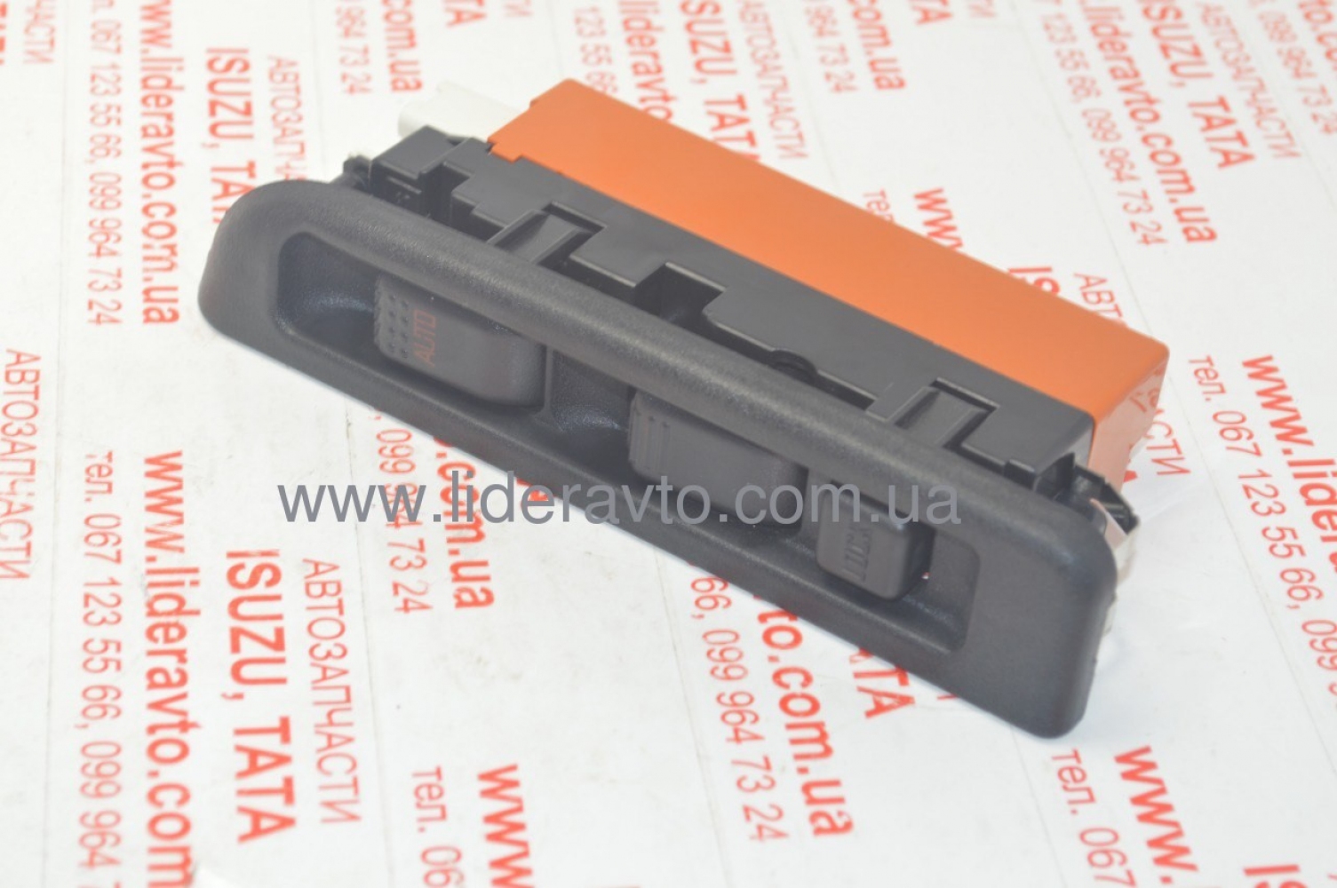 Блок кнопок двери ISUZU NQR71 управления стеклоподъемником (левая сторона) 8981472260 , 5973151850 