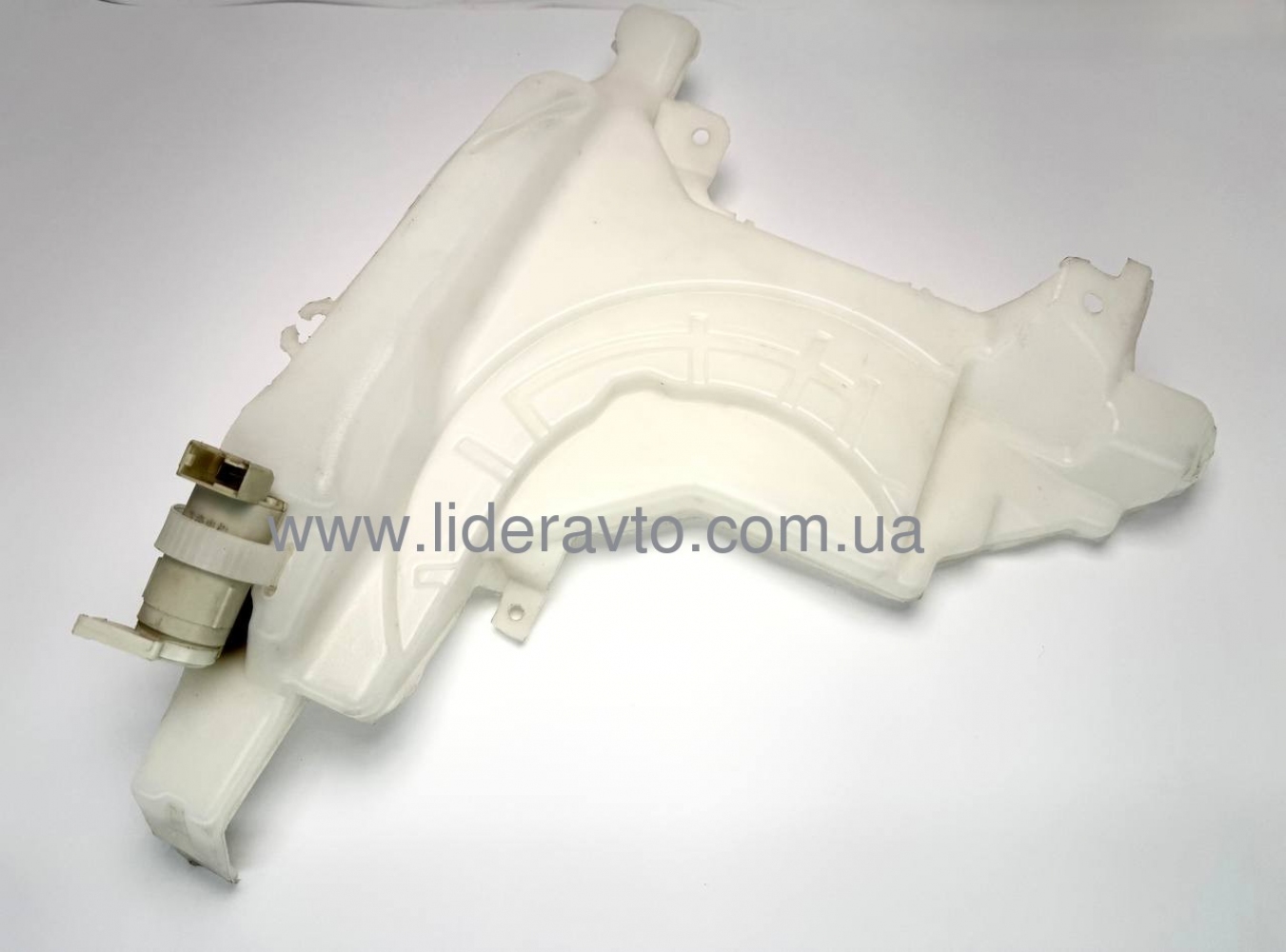 Бачок омывателя БОГДАН, Ataman Е-4/Е-5, ISUZU с моторчиком 8980291360 