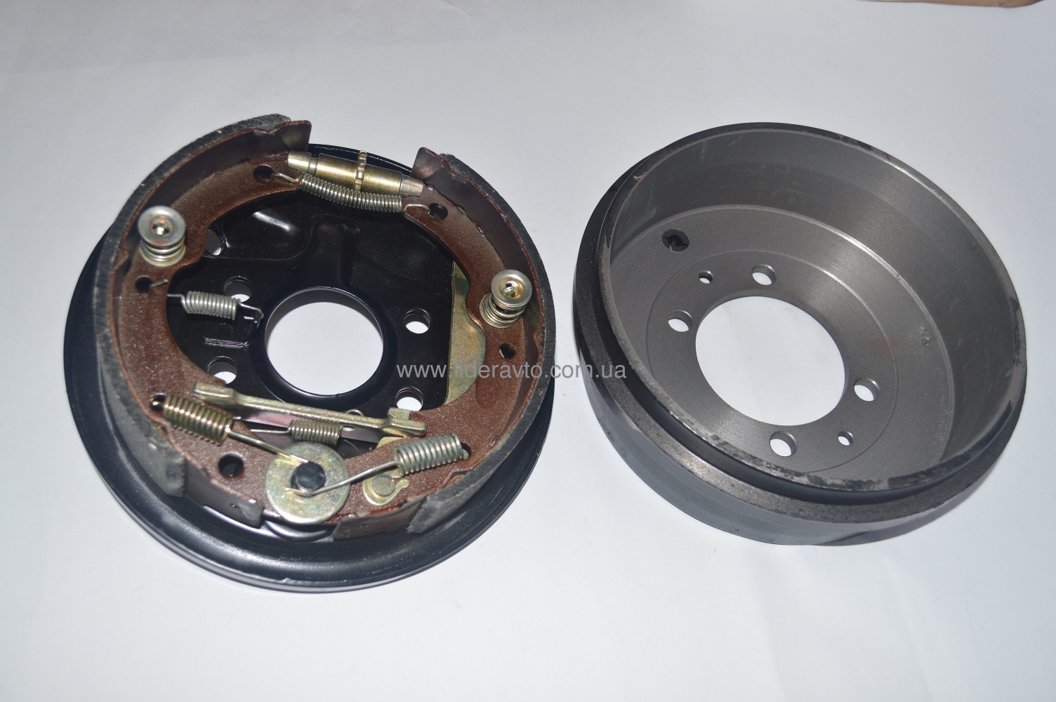 Механизм ручного тормоза в сборе MYY5T/MYY6S Богдан, Атаман, ISUZU 8980290220