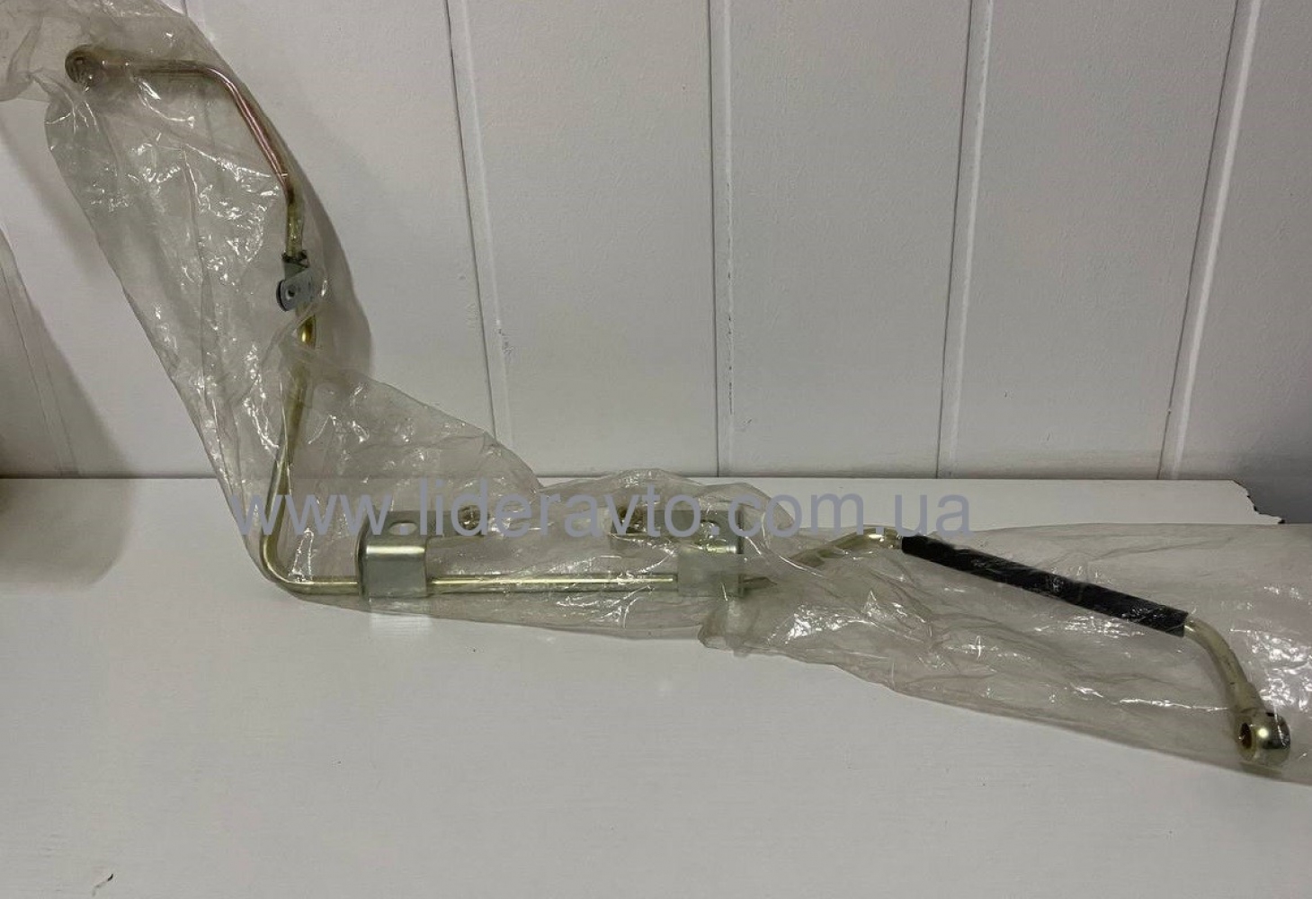 Трубка подачі масла на турбокомпресор ISUZU 4HG1-T, БОГДАН Оригінал 8973729362