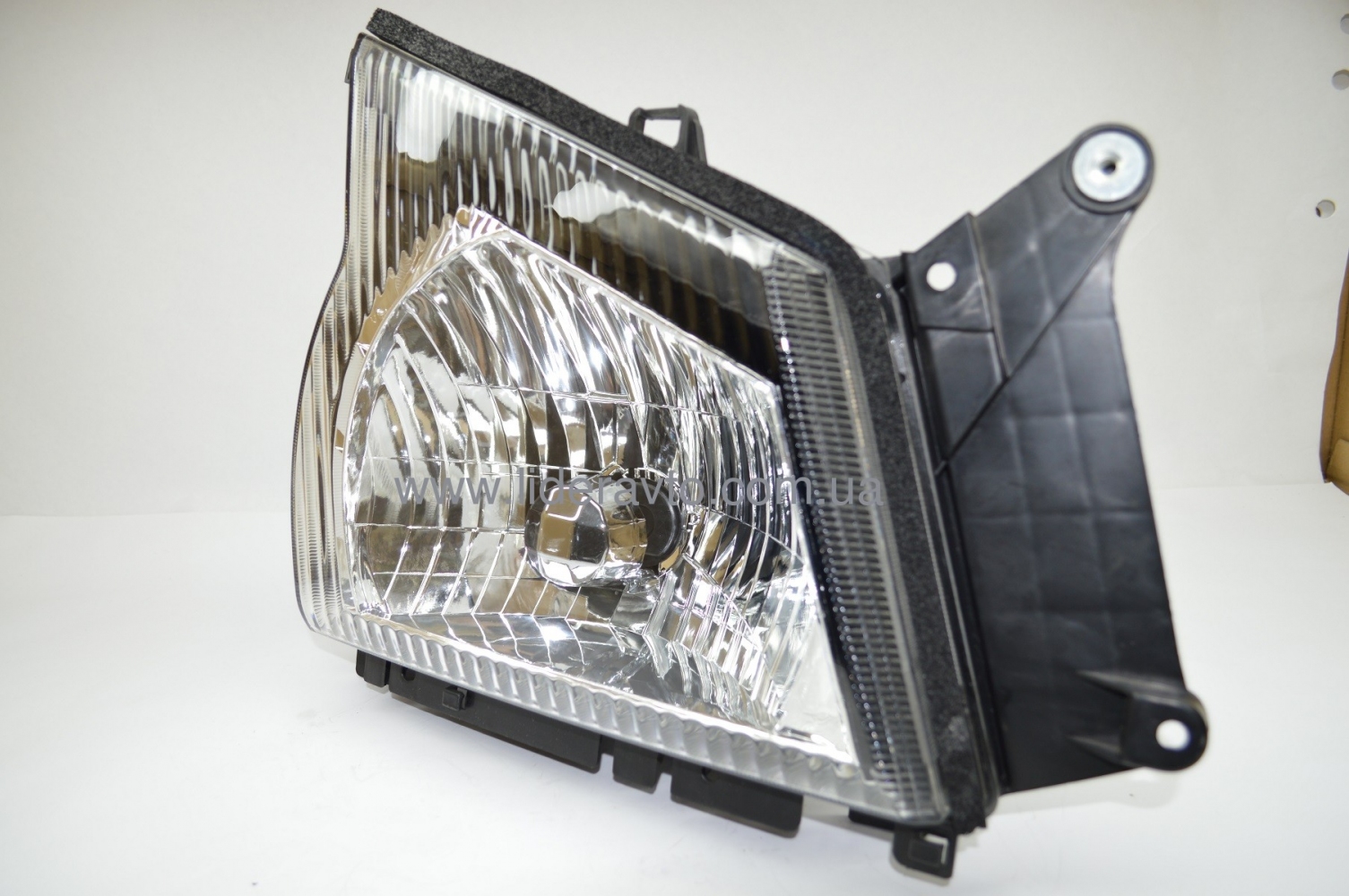 Фара ISUZU NQR 71/75  передняя левая 8980539140 